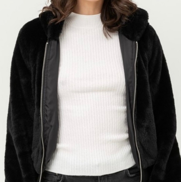 🖤FAUX FUR ZIP UP HOODIE - Picture 3 of 5